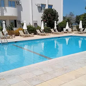 Mandalena Apartahotel