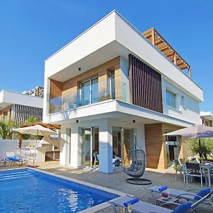 Villa Lily, Protaras